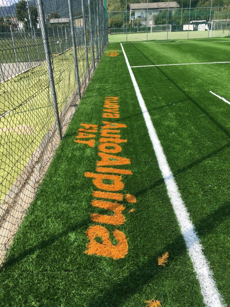 Samone: pavimentazione campo da calcio a 5 in erba sintetica 5